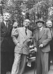 Thomas Mann, Hermann Nebe mit Hut 1947  